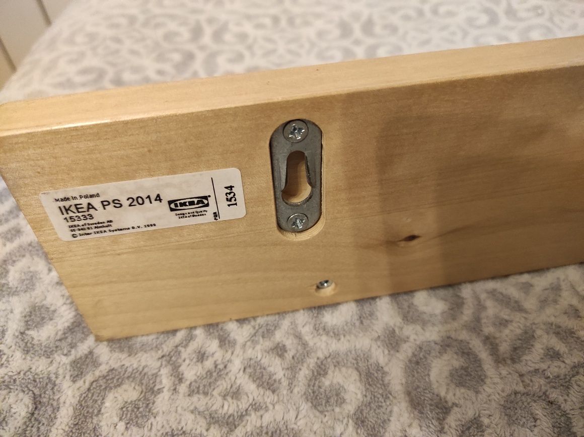 Drewniany wieszak na ubrania dla dzieci Ikea