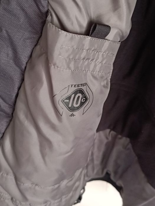 Casaco Impermeável Preto Quechua