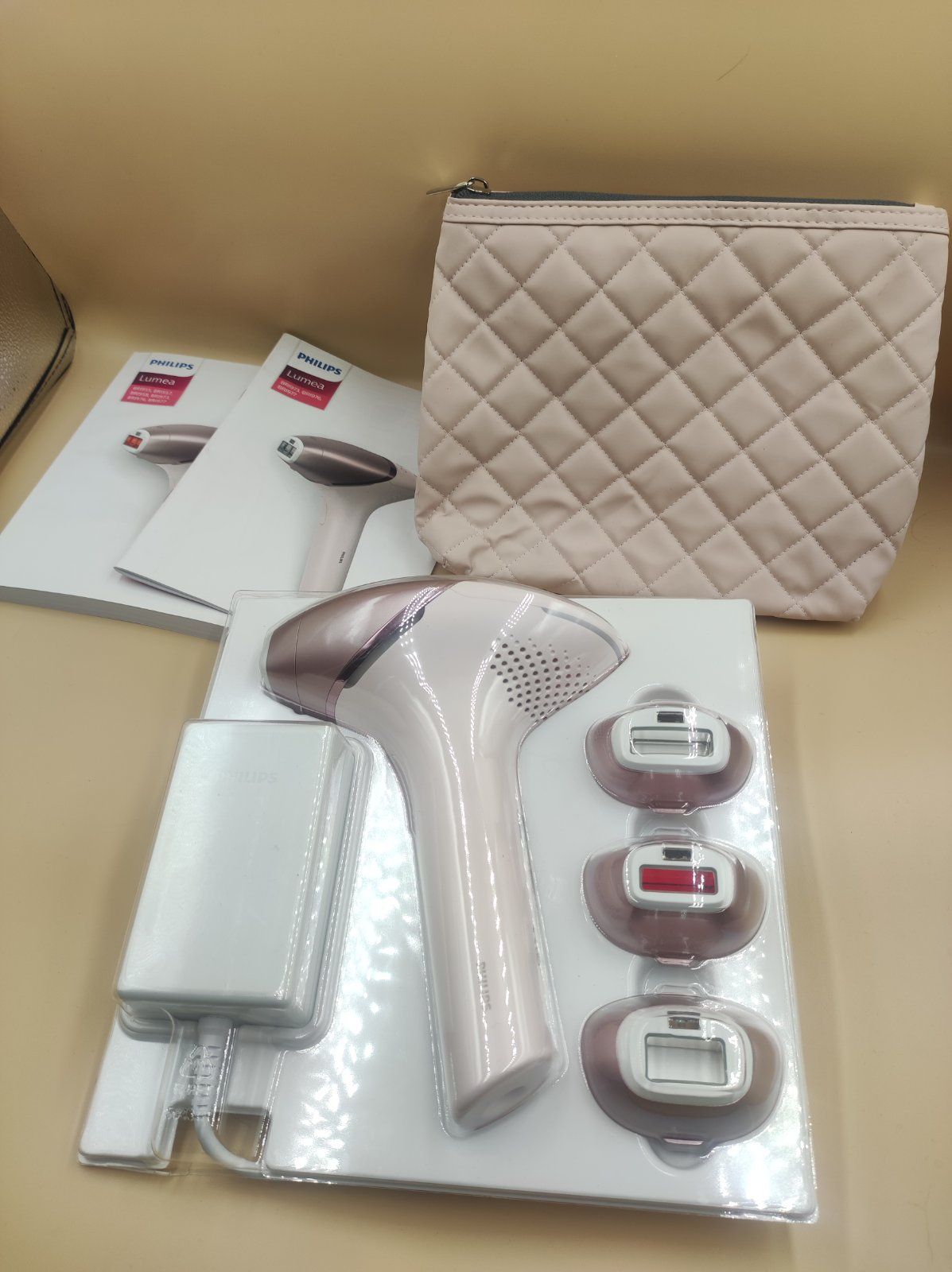 Фотоепілятор Philips Lumea BRI977/00 (серія 9900)