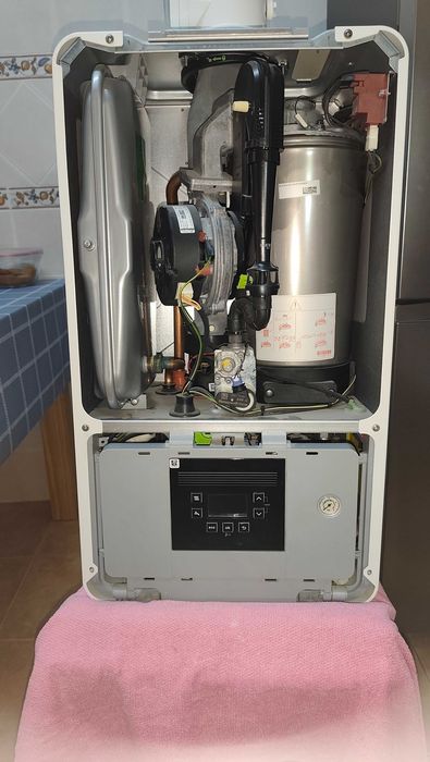 Caldeira de condensação 24 KW branco Vulcano