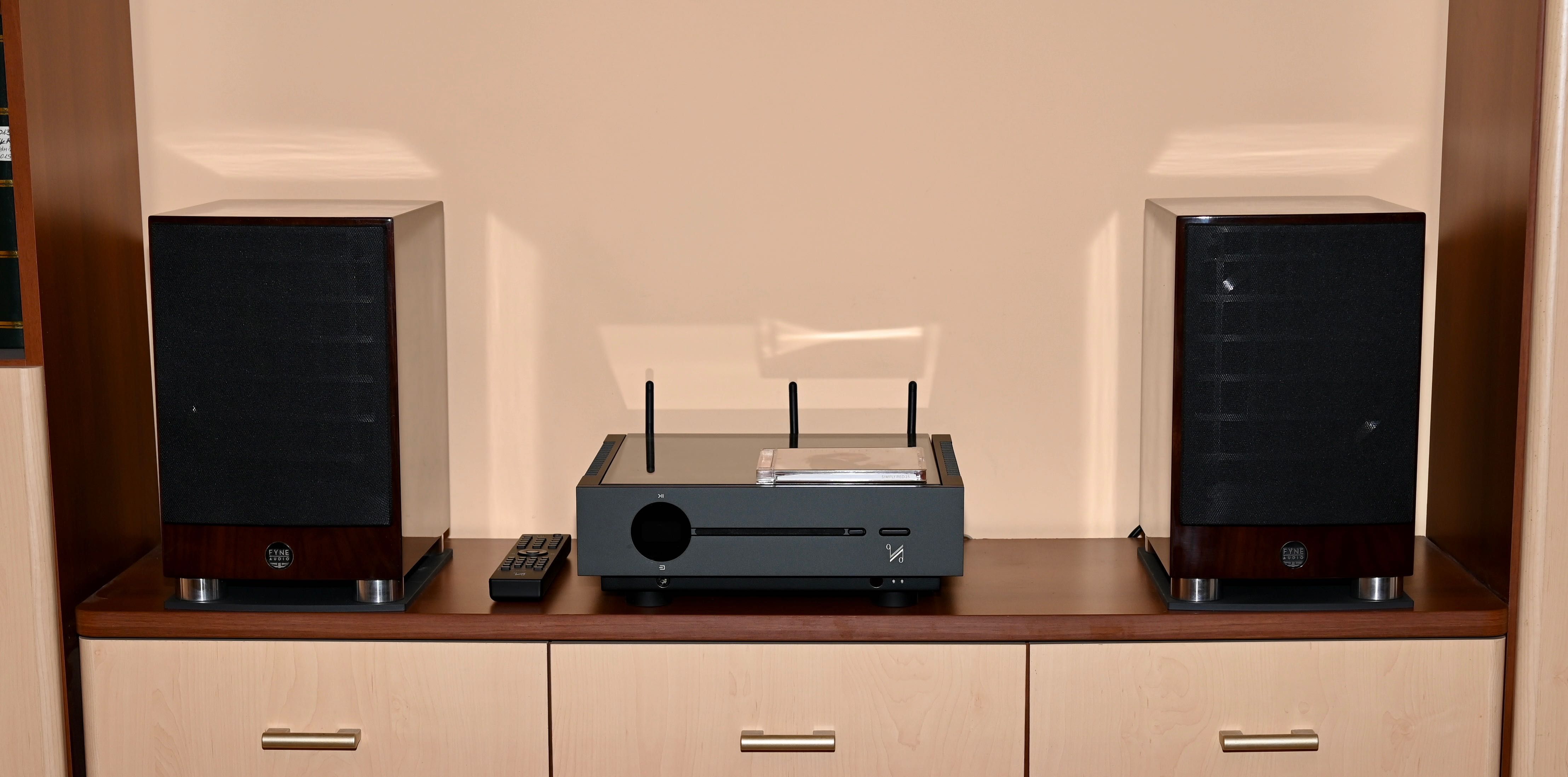 Monitory podstawkowe Fyne Audio F500 SP, orzech HG