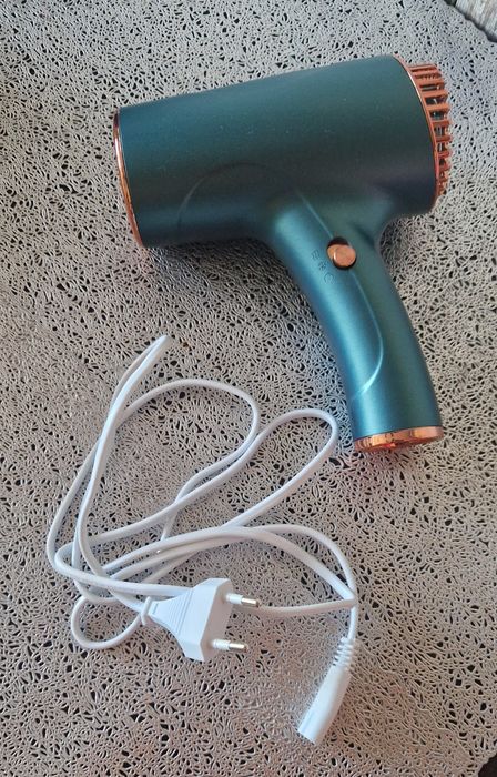 Suszarka do włosów, zielono złota