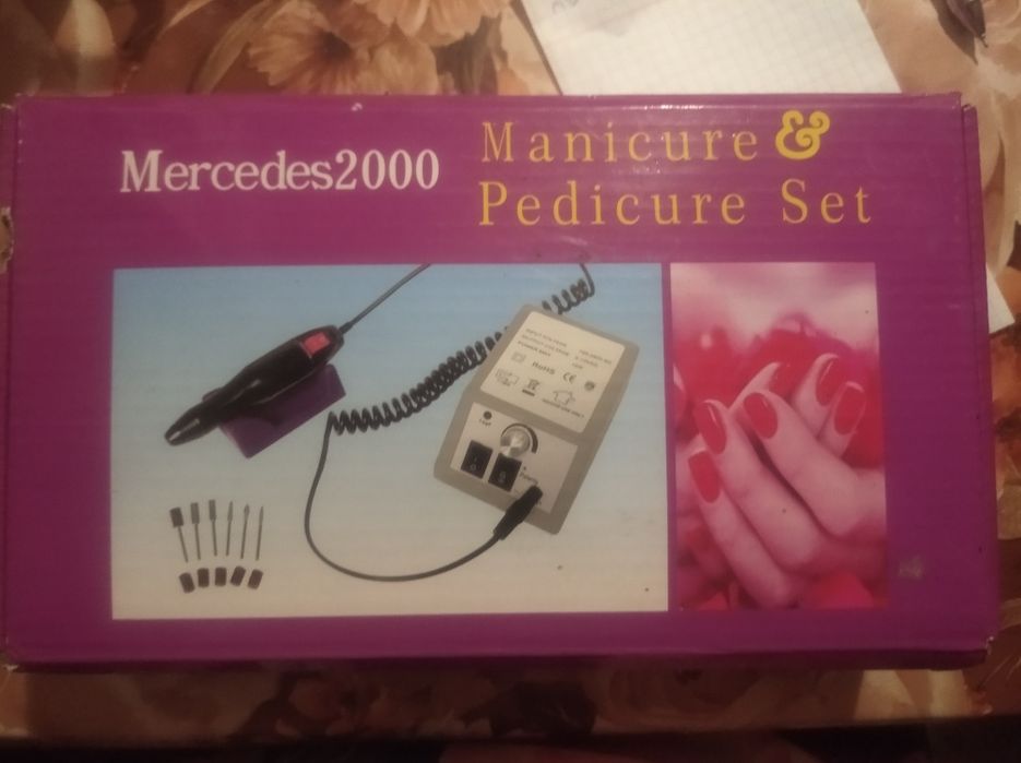 набор для маникюра и педикюра Mercedes 2000.