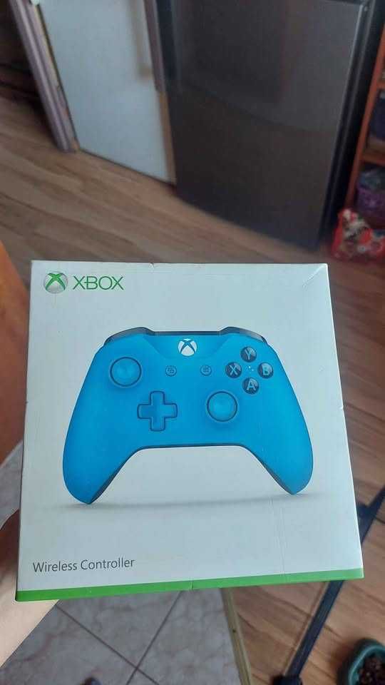Pad Xbox One/Series – oryginalny, Bluetooth, PC/telefon, jak nowy