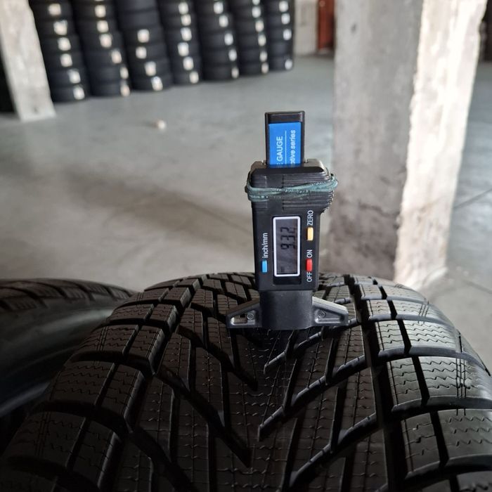 235/50/19 R19 Goodyear Ultra Grip Perfomance 3 4шт зима