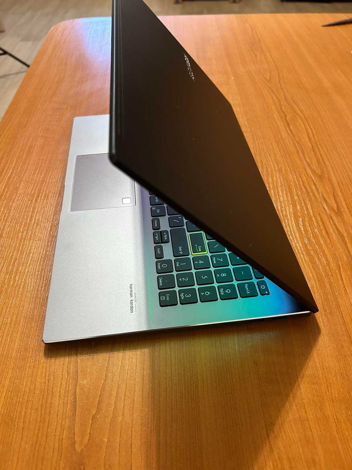 Asus vivobook m533u R7 5700U 512 GB 16 GB Win 10 15'6