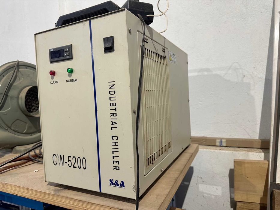 Ploter laserowy Kartier co2 - Laser 90W model  P 160x260 + chiller