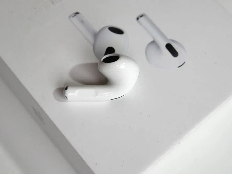 Słuchawka Airpods 3 generacji