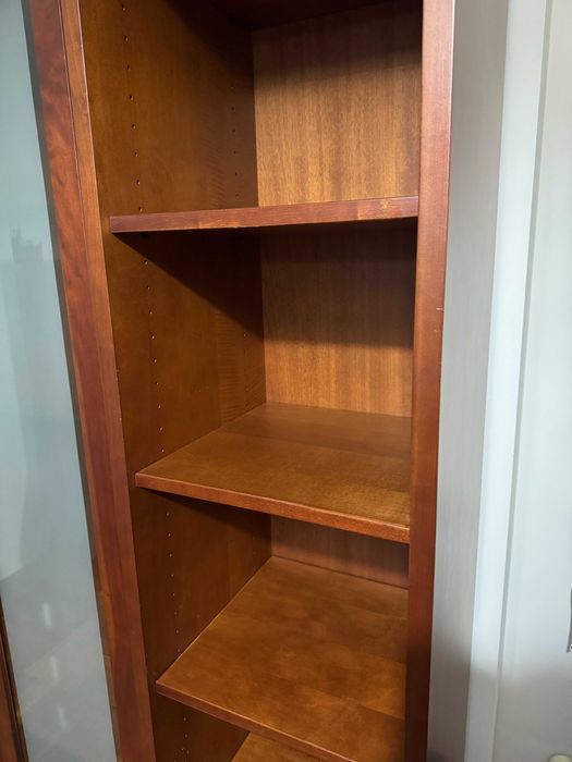 Duas Estantes/Vitrines Sala