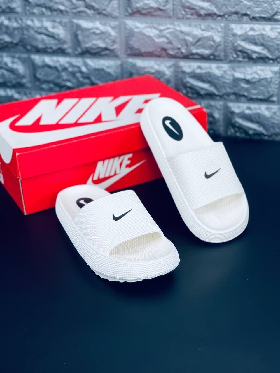 ЖЕНСЬКИЕ шлёпанцы Nike тапочки уличные найк белого цвета 36-41