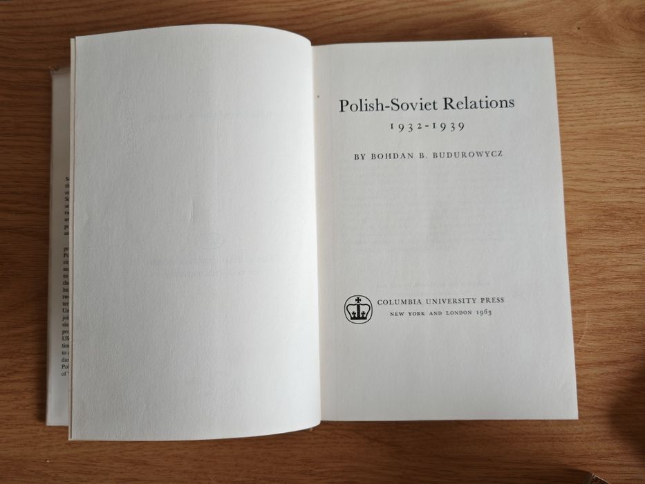 Ksiażka historyczna Polish-Soviet Relations 
Autor: Bohdan B.
