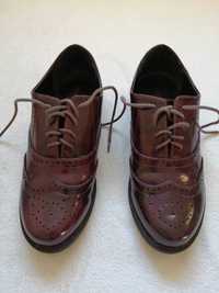 Sapato verniz bordeaux estilo Oxford 36