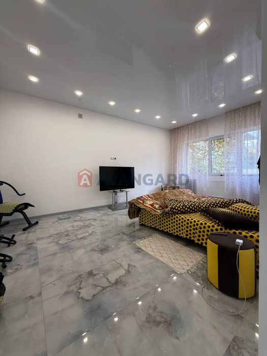 Продаж стильного таунхаусу з ремонтом у Конопниці!