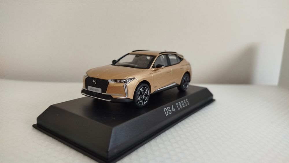 Miniatura DS4 Cross 1/43 Nova