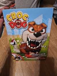 CROC Dog gra atakujący pies