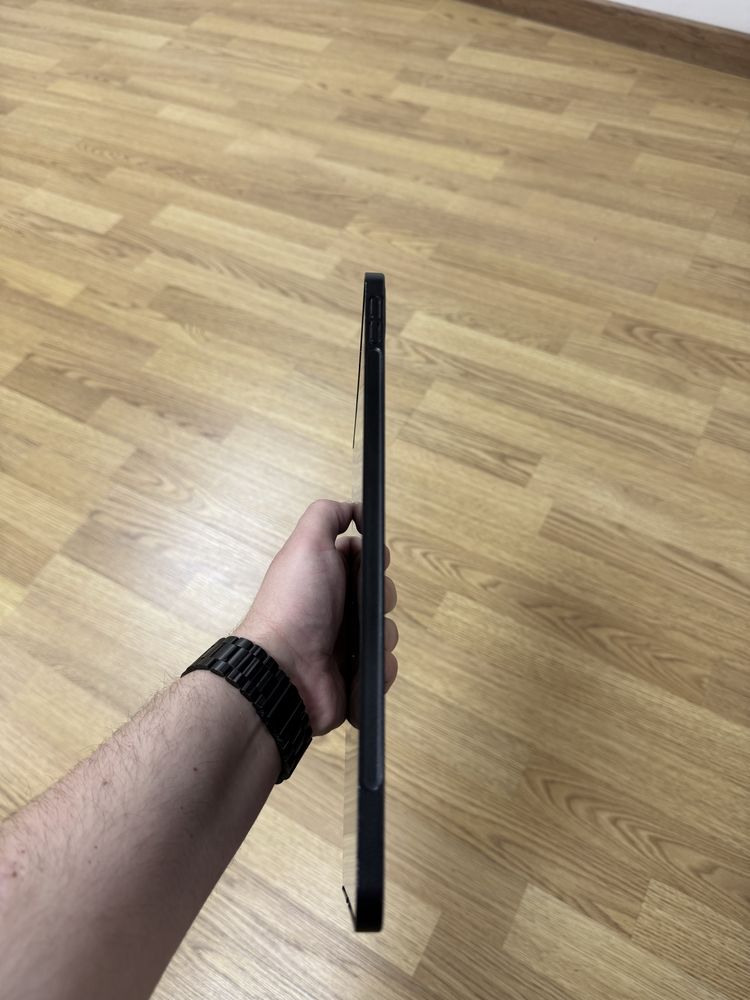 iPad Pro 11” M1 + Pitaka Caze + Pitaka Folio