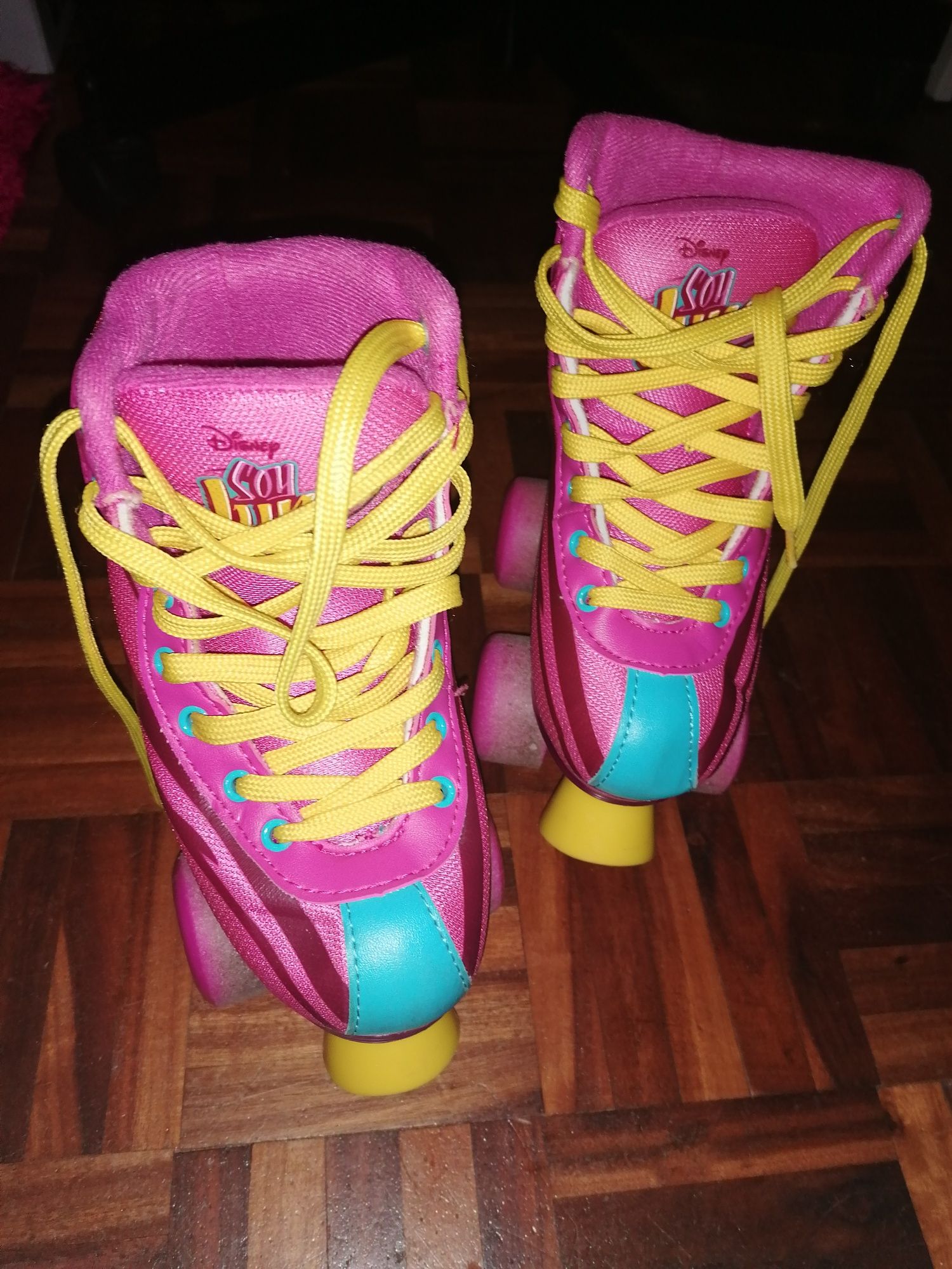 Patins quatro rodas Soy Luna..