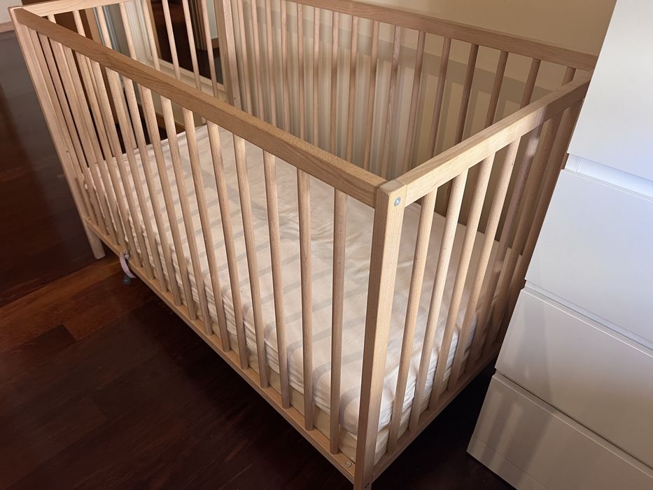 Berço em Faia 60x120cm com colchão
