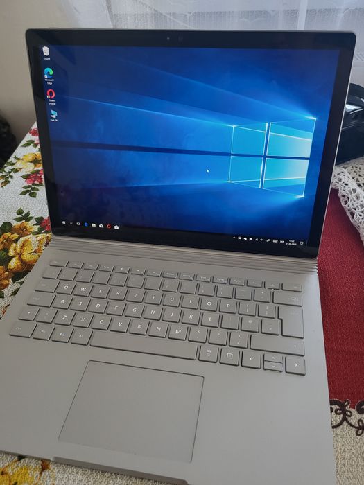 Продам ноутбук Microsoft Surface