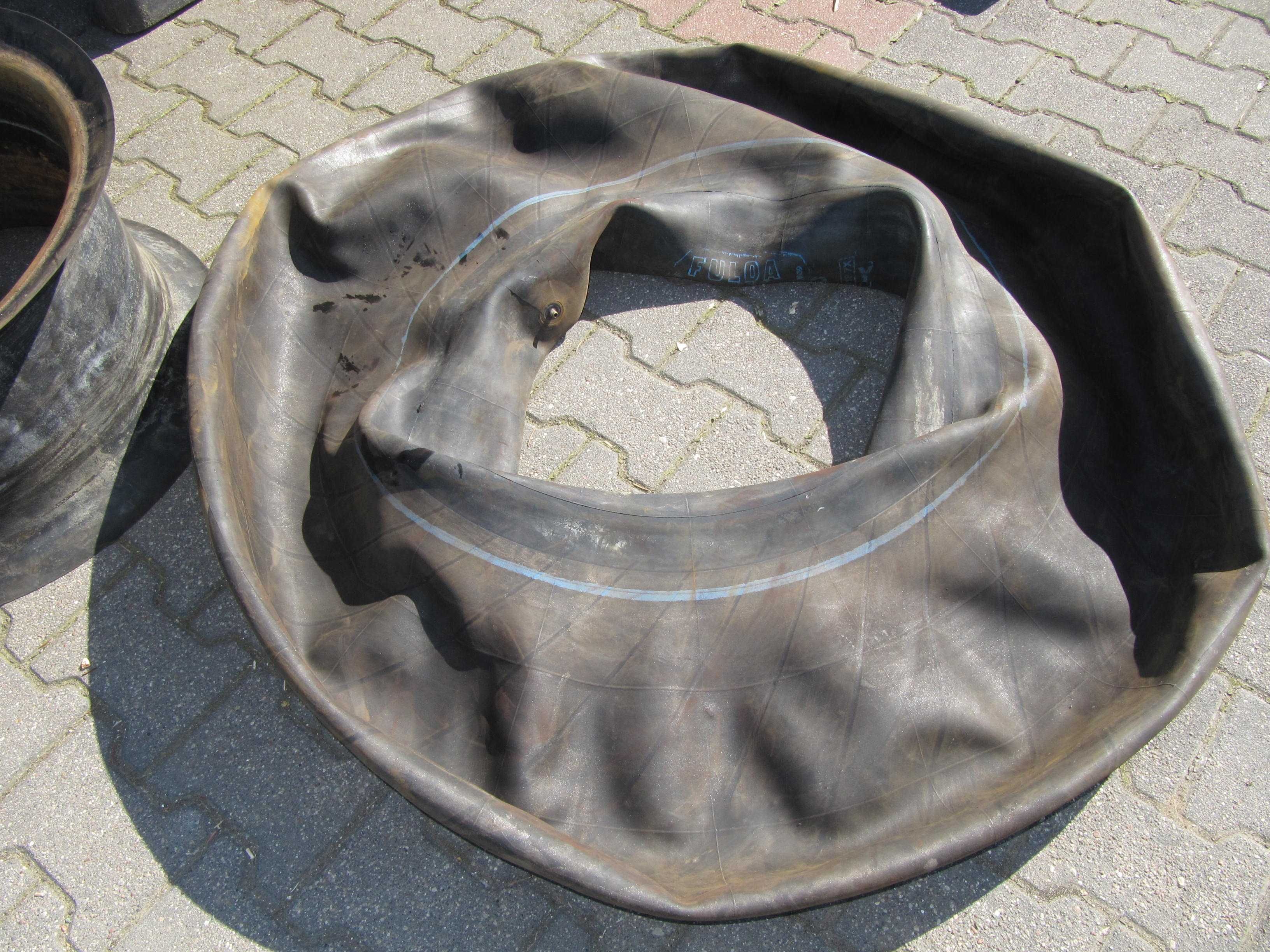 Dętka z fartuchem ochronnym