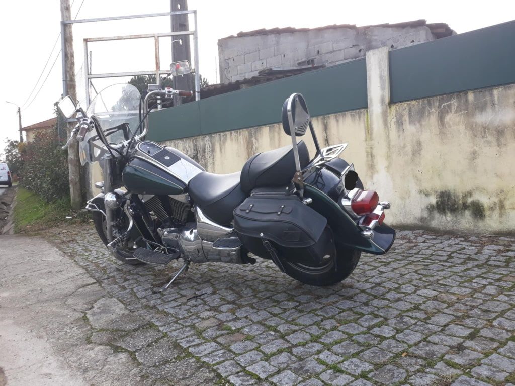 Suzuki intruder 1500 LC 2004