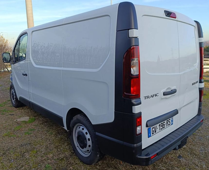 Renault TRAFIC  Pali Jeżdzi 7000 km przebiegu