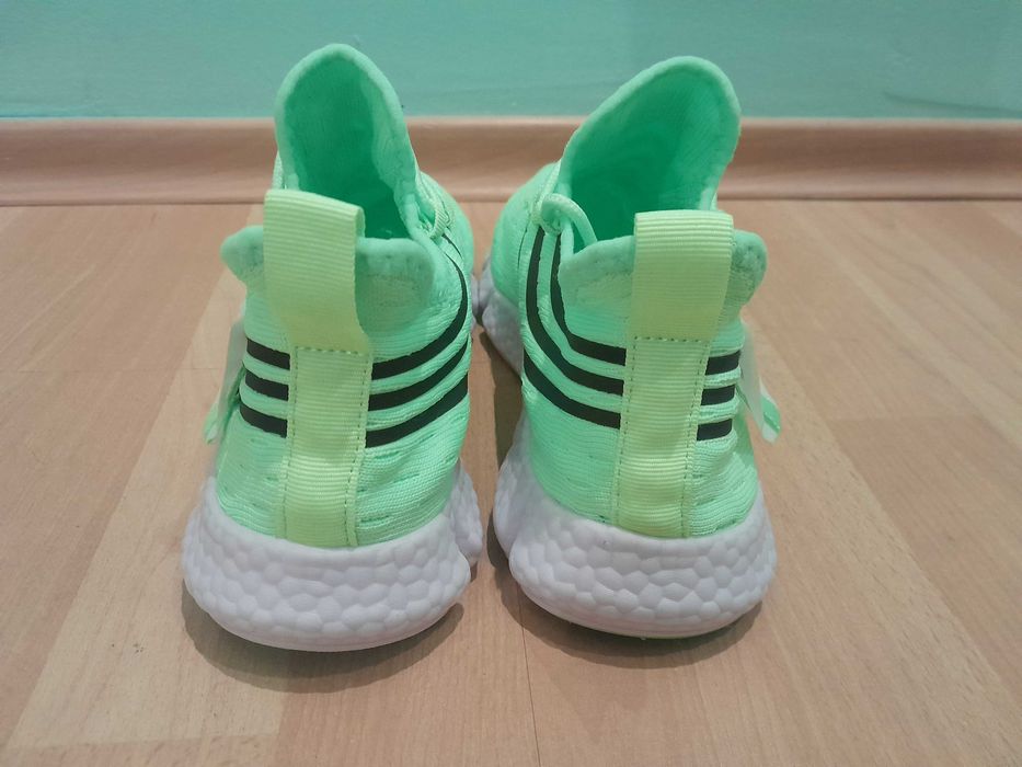 Чоловічі дихаючі бігові кросівки з м'якою підошвою, дихаючою сіткою