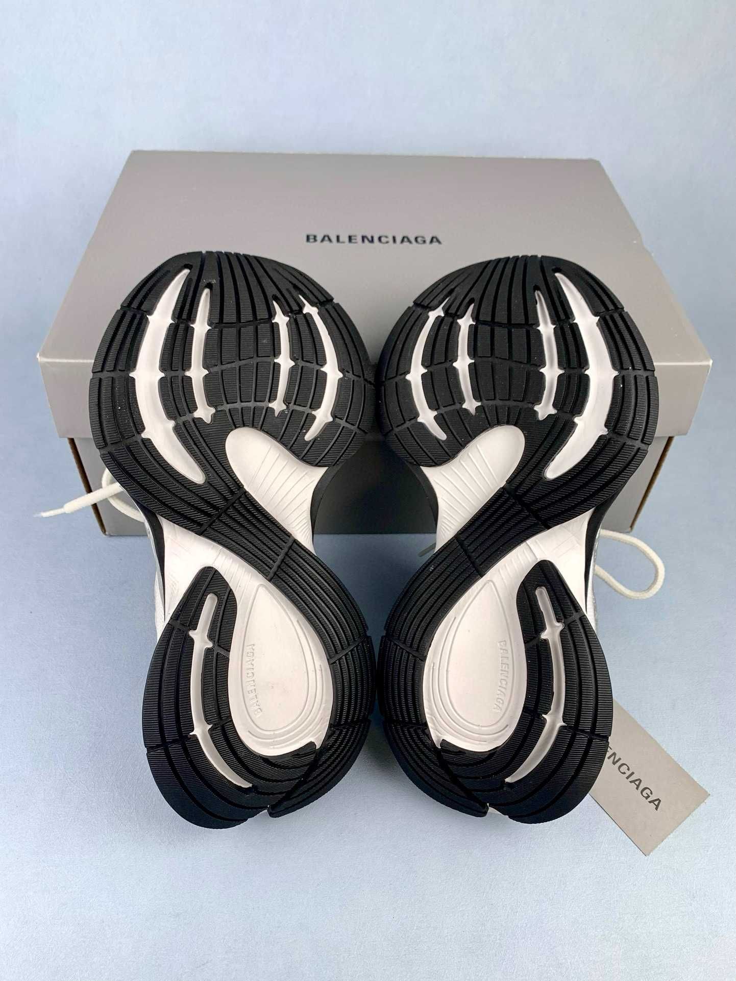 Balenciaga Circuit Sneaker Worn-Out White Silver кроссовки баленсиага