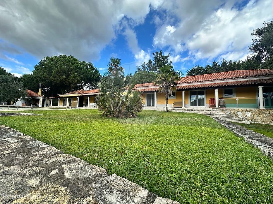 Moradia T9 para venda