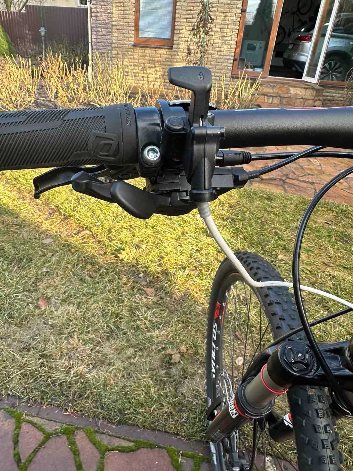 Scott Scale 735 - Cross Country Carbon. 27.5