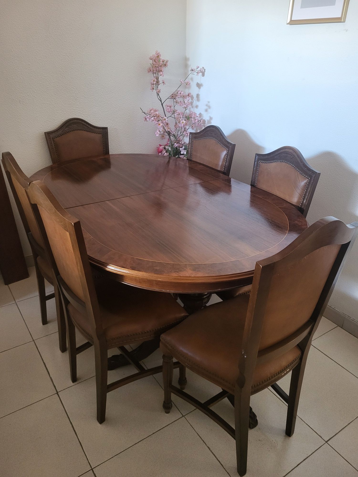 Mesa de jantar com 6 cadeiras