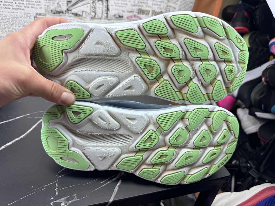 Оригінал Розмір 44 Кросівки Hoka One One Clifton 9 Взуття