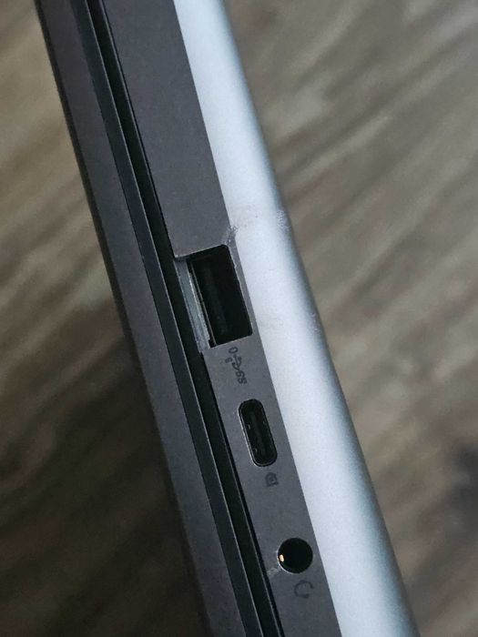 Stacja graficzna Dell Precision 7680 /i9-13950HX /32Gb / RTX3500 / 1Tb