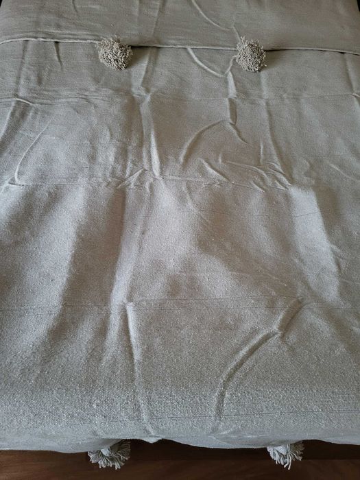 Capa Beige com Pompom (NOVO)