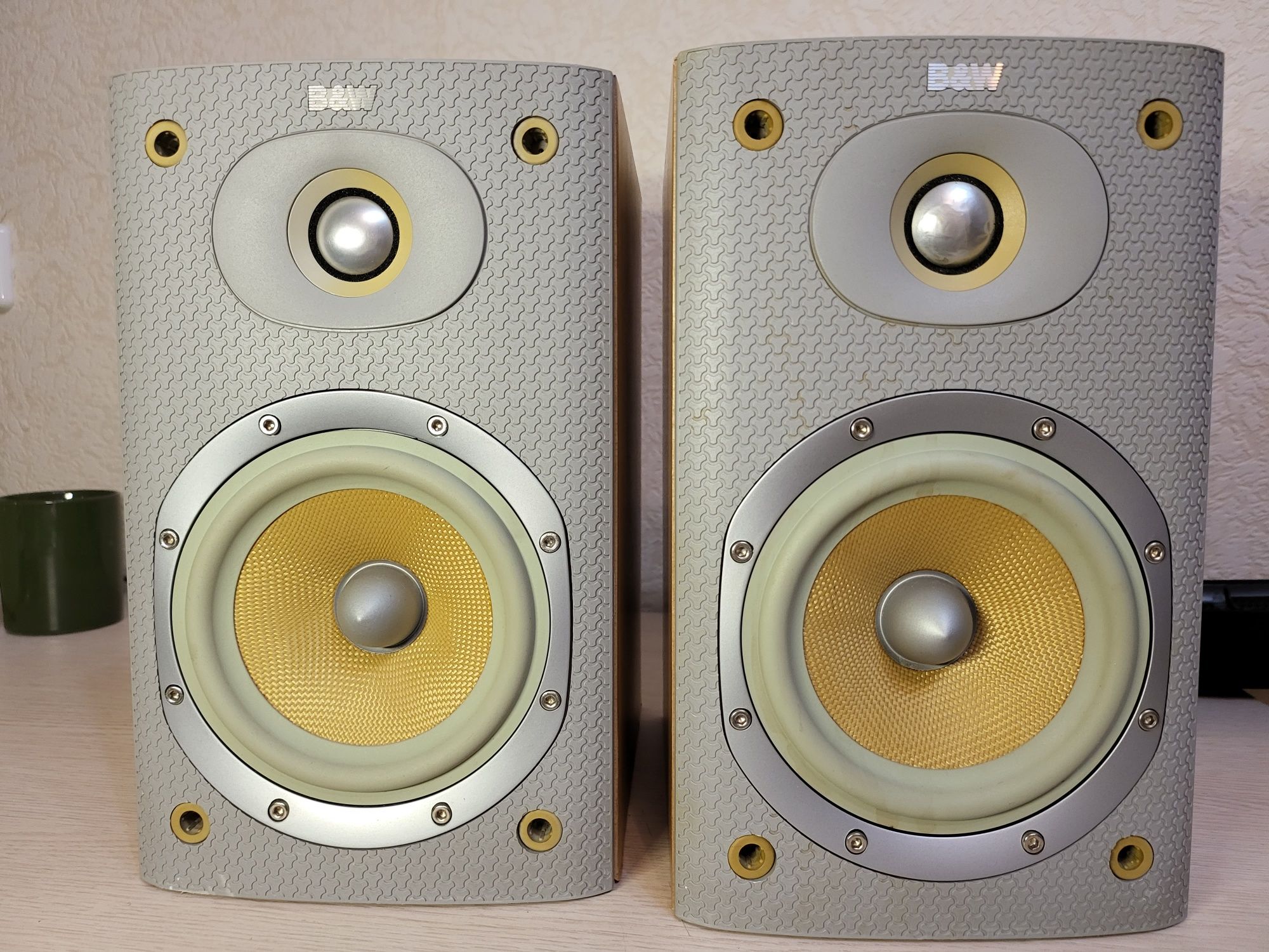 Bowers & Wilkins DM600 S3 Made in England