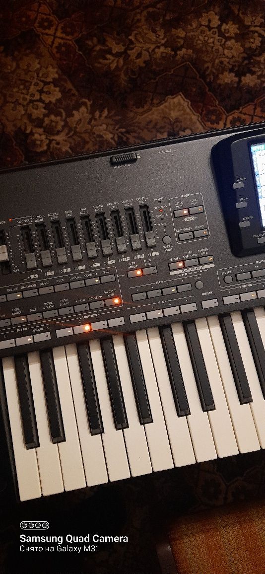 Продам синтезатор  Korg pa 3x