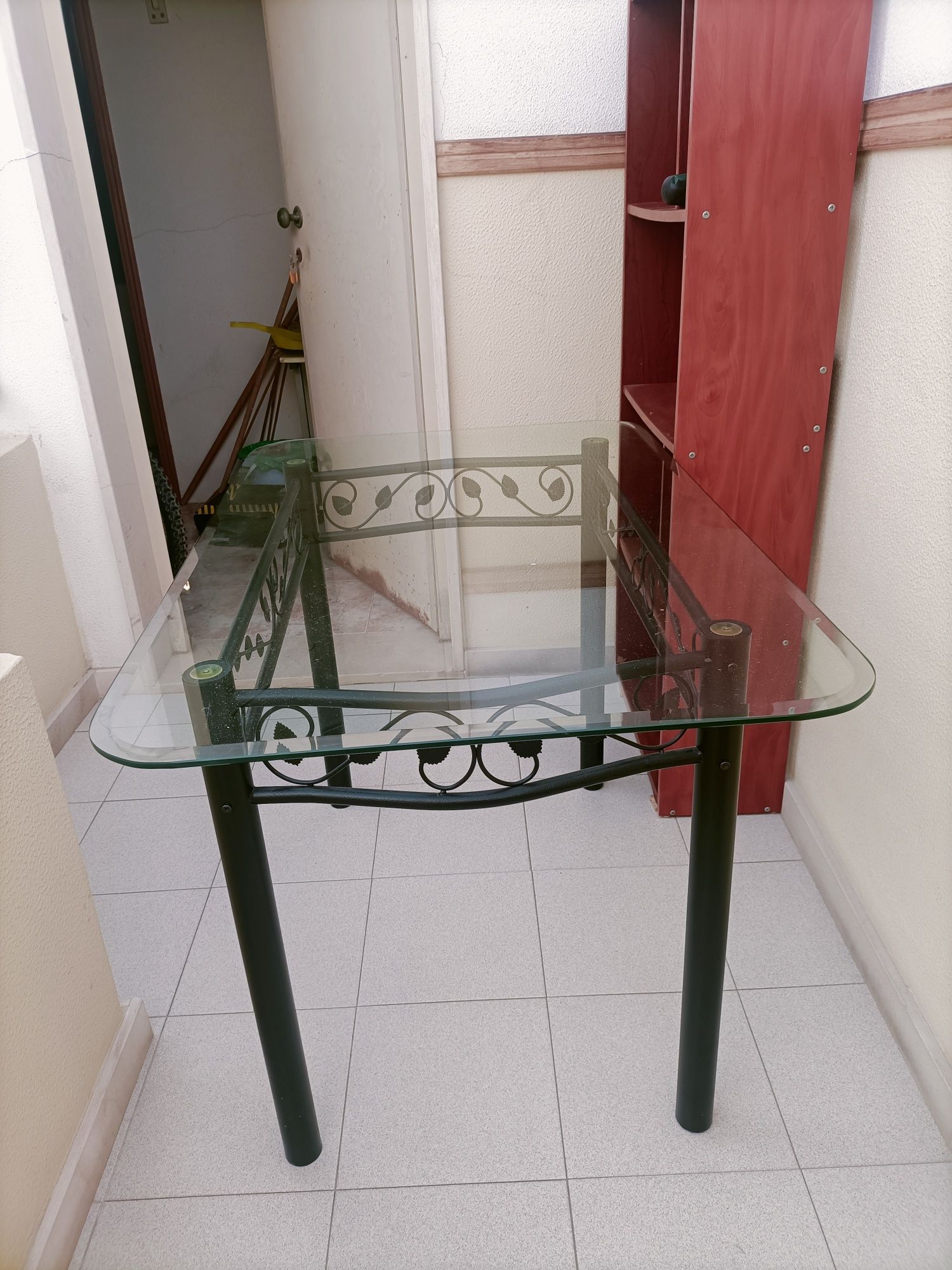 Mesa de jantar em vidro