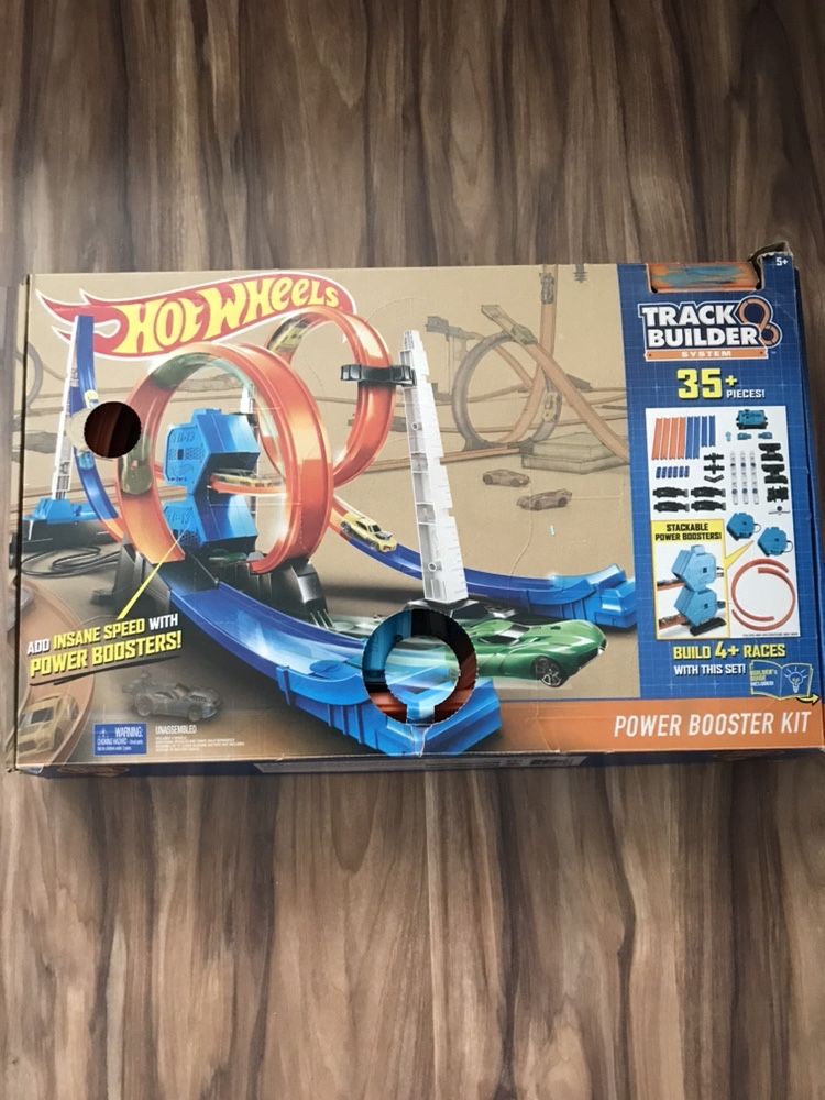 Tor elektryczny Hot Wheels 35 elementow