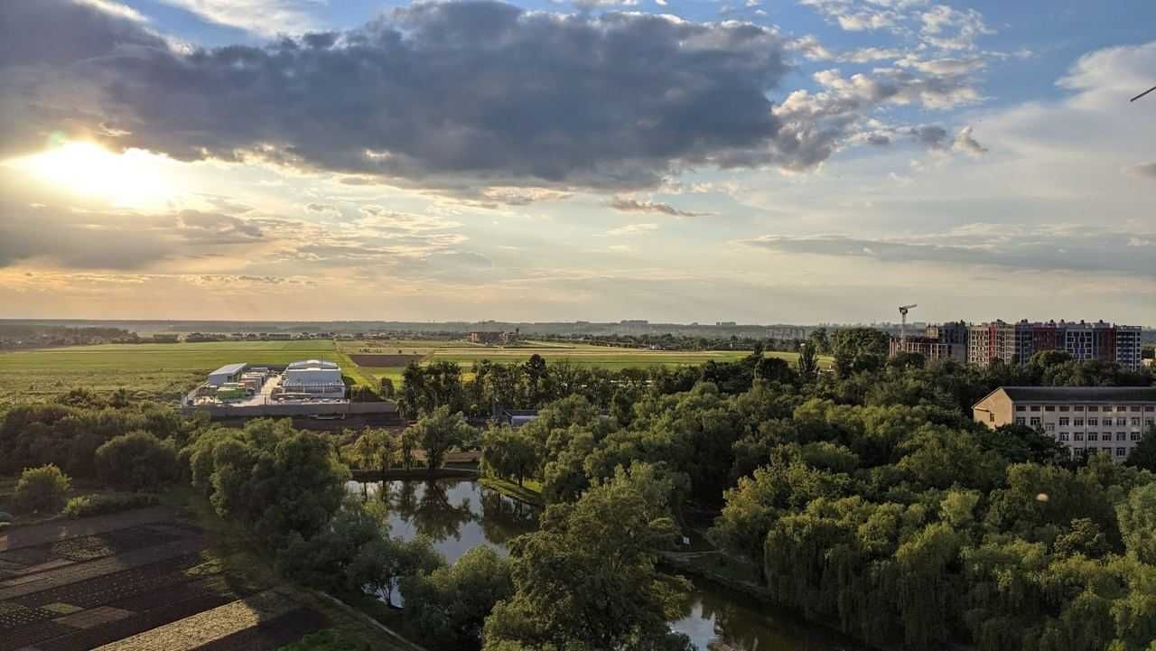 1-к кв з видом на озеро! Дизайнерський ремонт, балкон-офіс