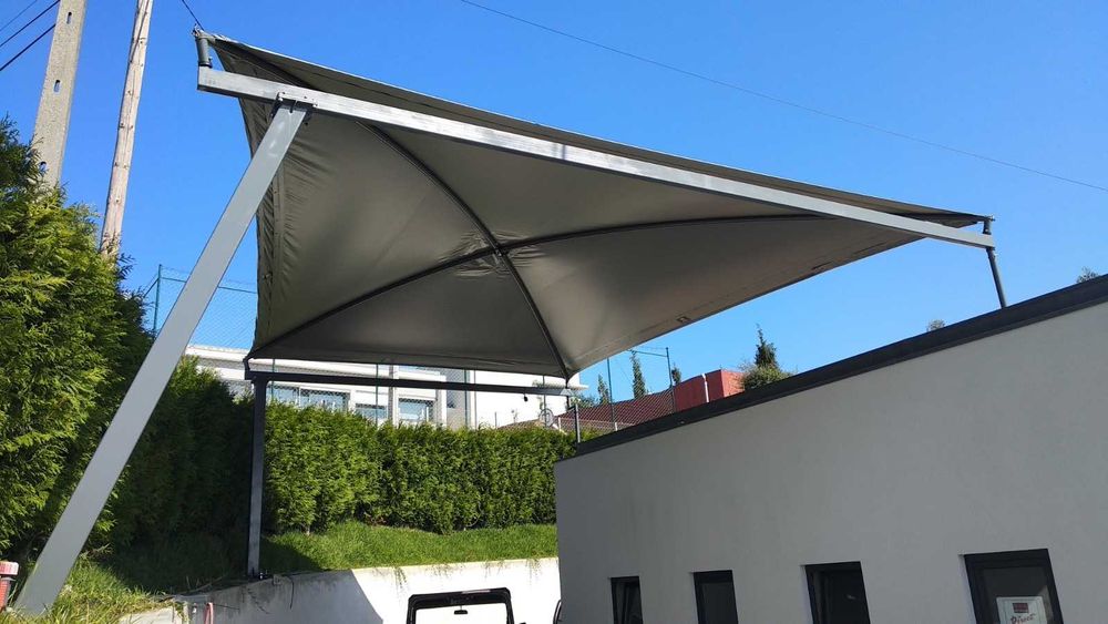 Toldos  e estruturas para parques de estacionamento