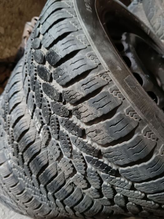 Разина з дисками 195/65/15. Зимова можна парами ,або 4шт.