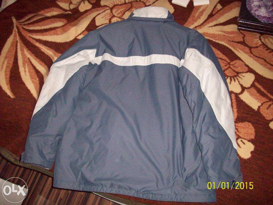 NIKE fajna kurtka na zimę stan bdb rozm. L (XL) z dopinanym kapturem