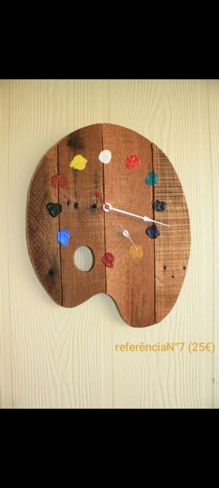 Relógio de madeira