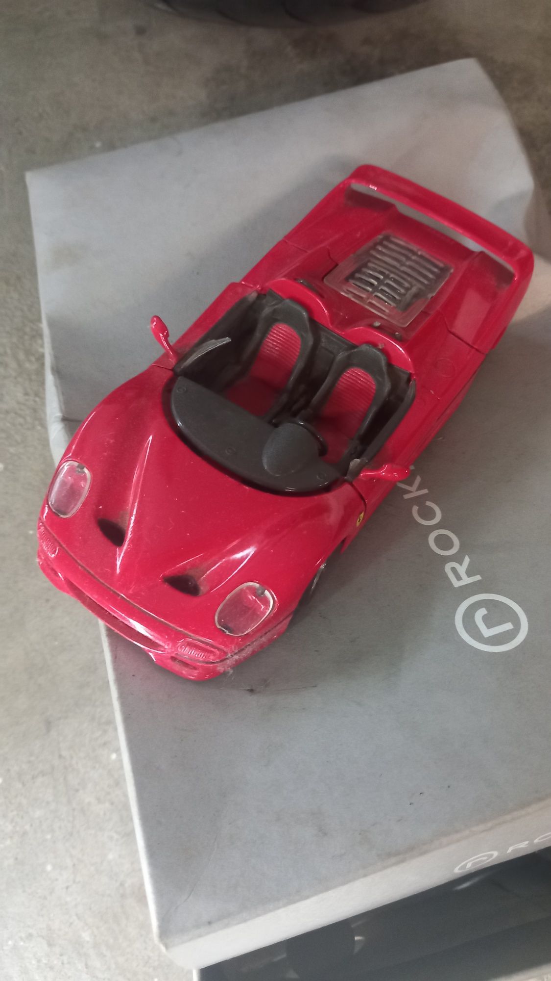 Ferrari modelo f50