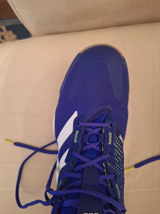 Ténis Adidas Stabil 16