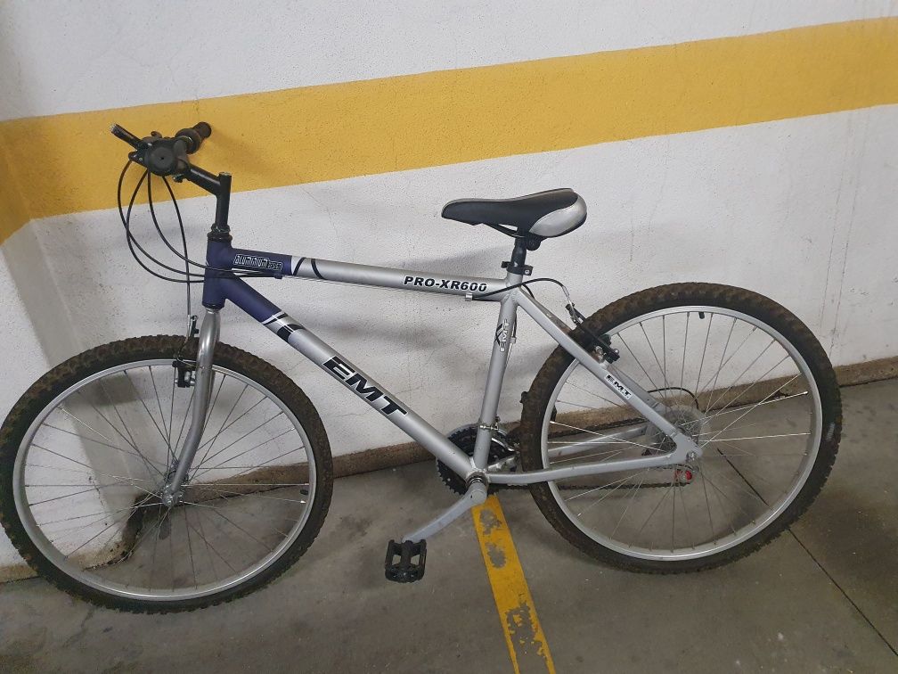 Bicicleta  EMT Pro-XR600