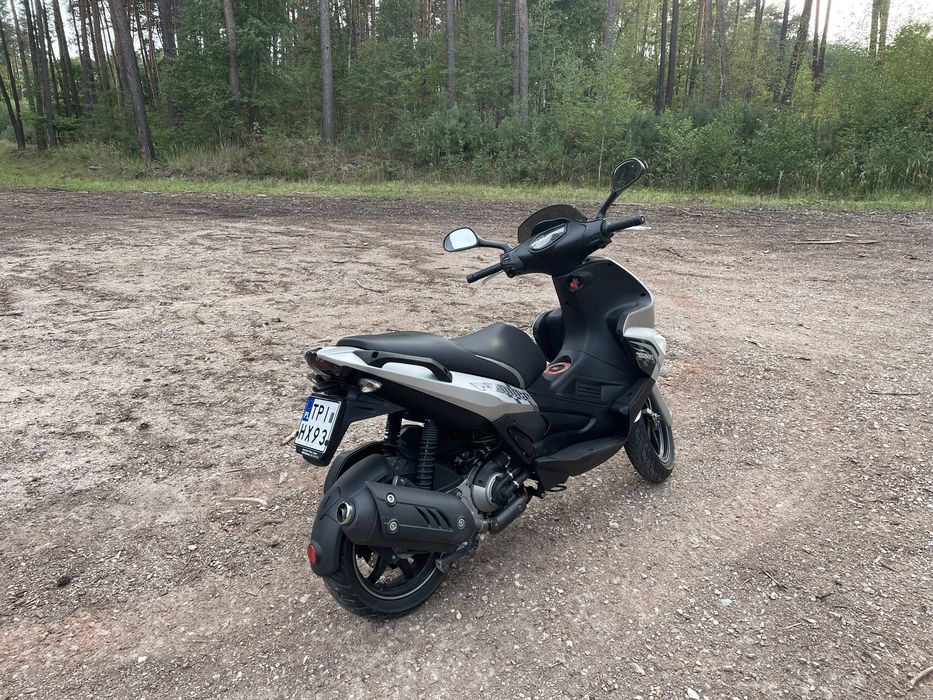 Skuter Piaggio Gilera Runner 125 15KM 2015r. Kat. B