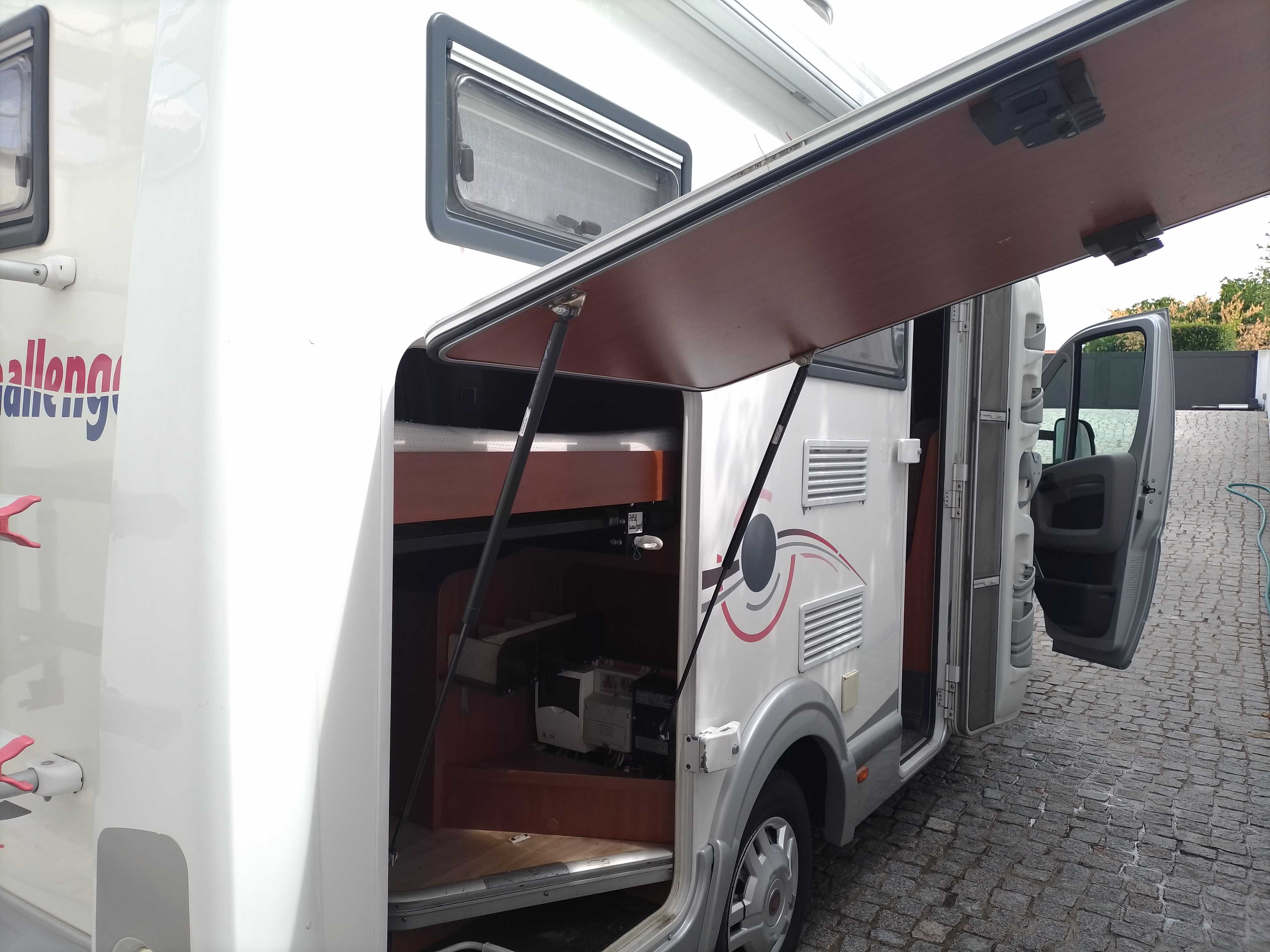 Autocaravana Fiat Ducato 6 v CHALLENGER 2009, Iveco 2.3 Multijet C/ AC