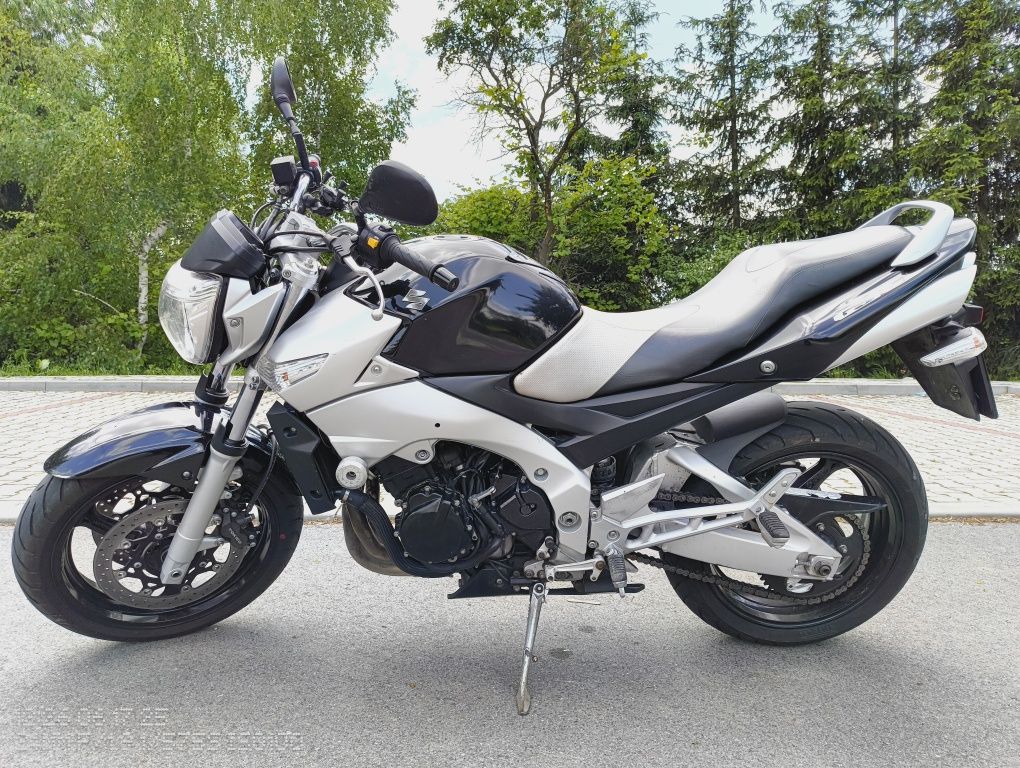 Suzuki GSR-600. Zadbany