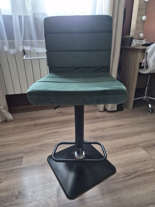 Krzesło obrotowe regulowane barowe lub do makijażu